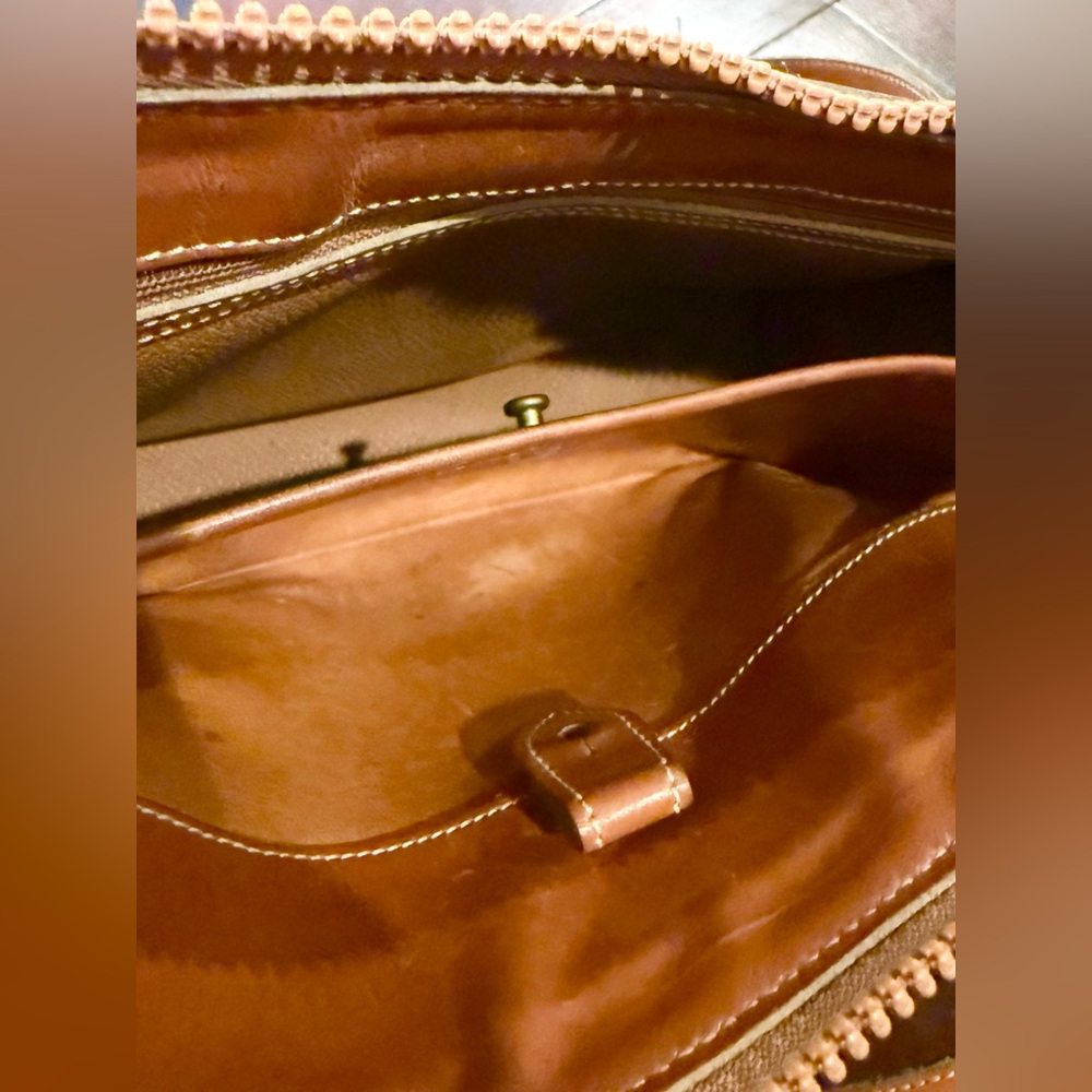 Vintage Dooney & Bourke Black and Tan All Weather Leather Handbag - Picture 7 of 10